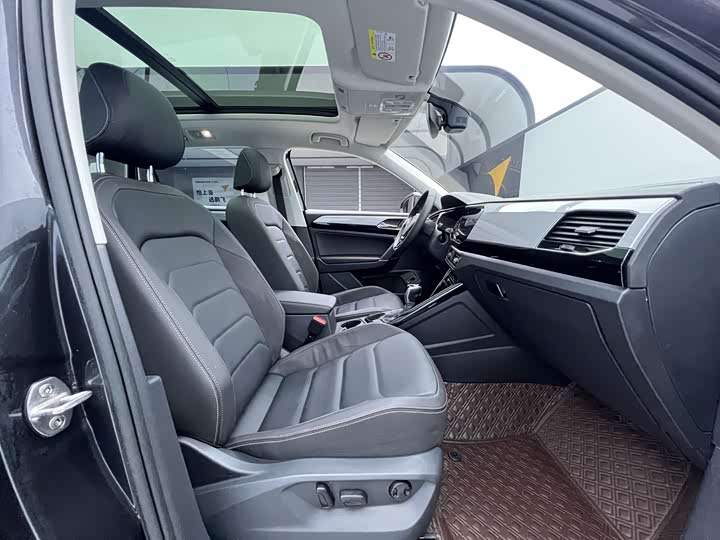 Фото 20 - Volkswagen Tayron