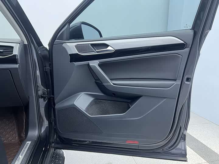 Фото 22 - Volkswagen Tayron