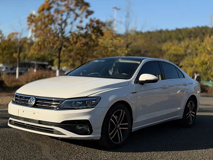 Фото 1 - Volkswagen Lamando L