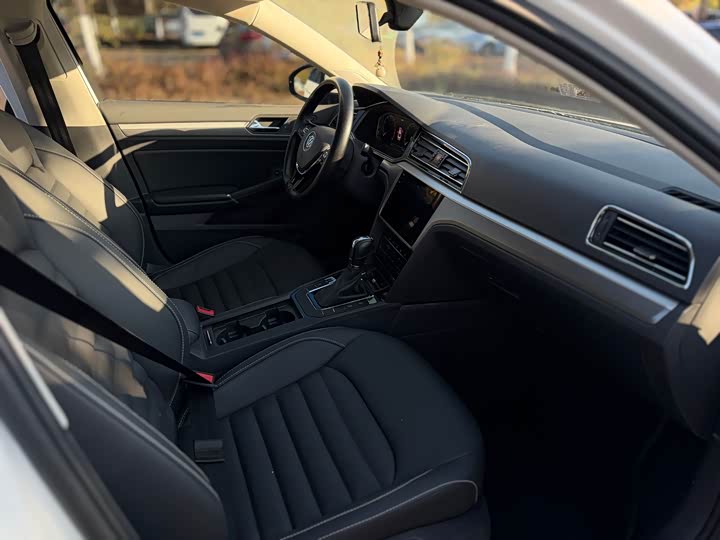 Фото 14 - Volkswagen Lamando L