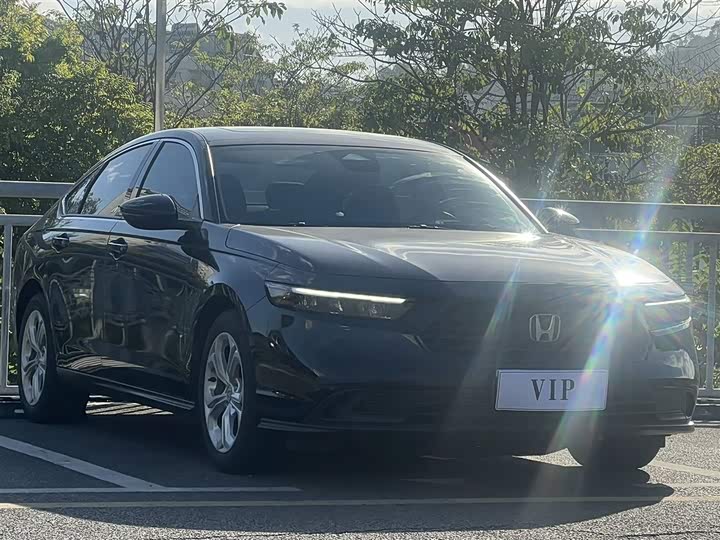 Фото 3 - Honda Accord