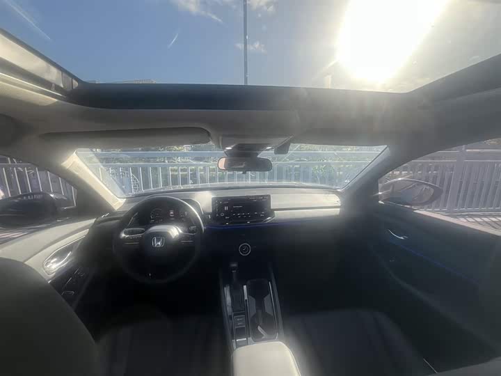 Фото 6 - Honda Accord