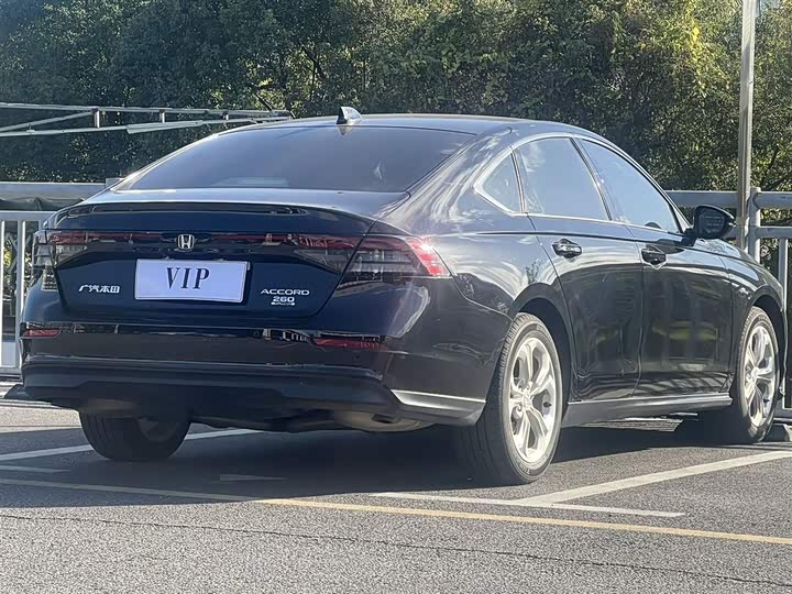 Фото 9 - Honda Accord