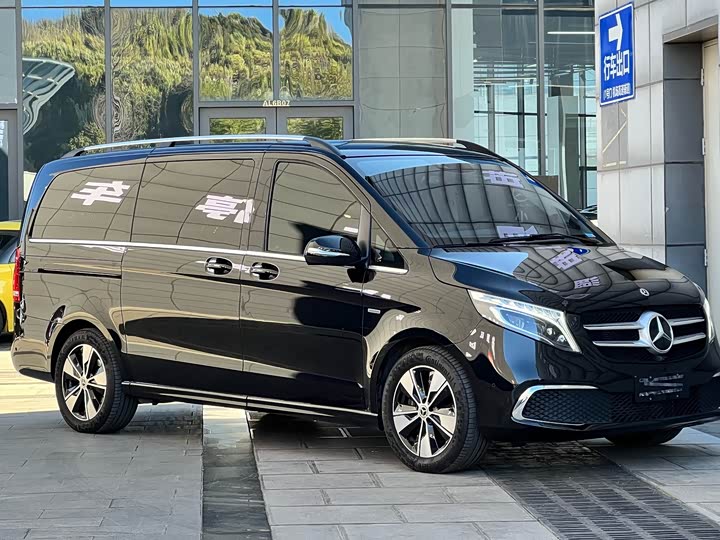 Фото 3 - Mercedes-Benz V-Class