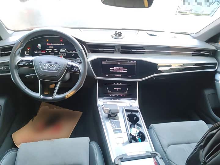 Фото 10 - Audi A6L