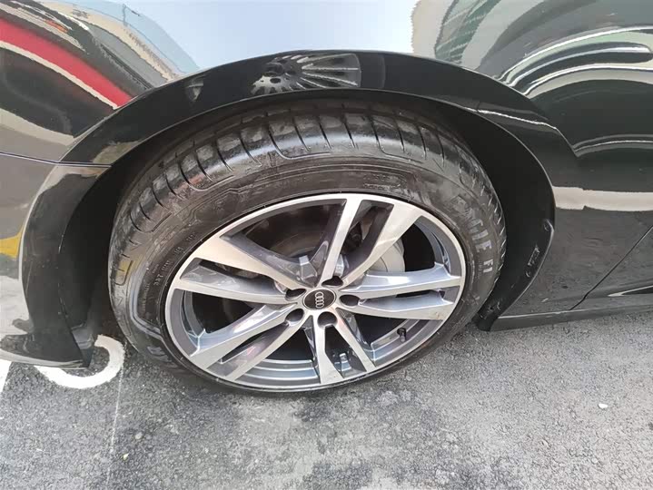 Фото 23 - Audi A6L