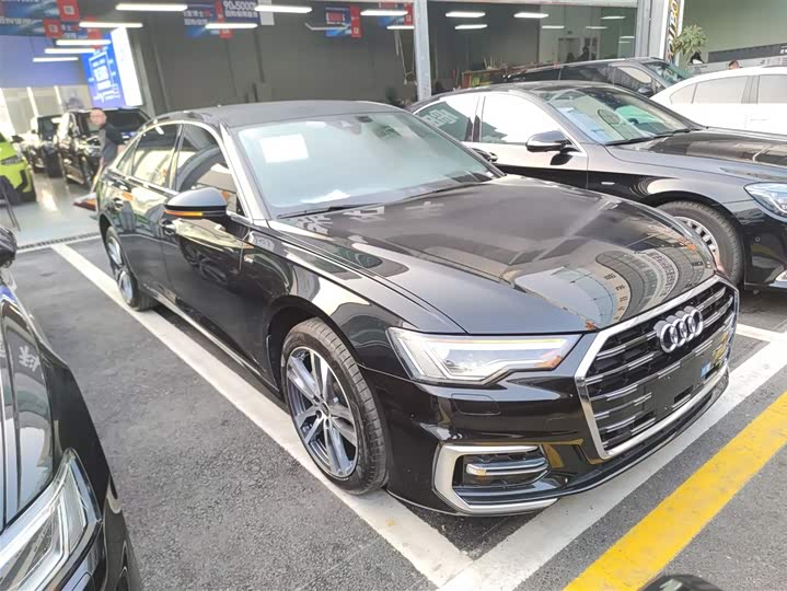 Фото 4 - Audi A6L