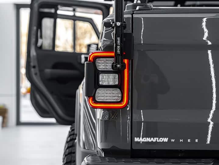 Фото 14 - Jeep Gladiator