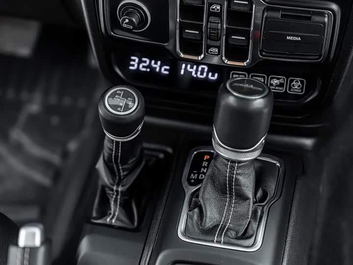 Фото 25 - Jeep Gladiator