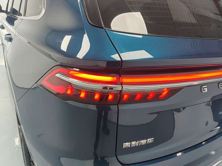 Фото 15 - Geely Monjaro