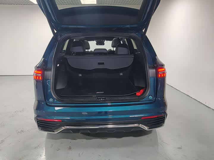 Фото 17 - Geely Monjaro