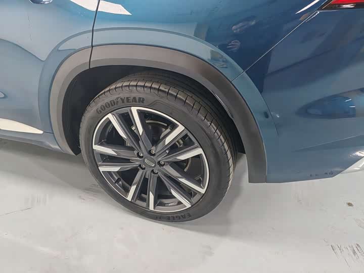 Фото 19 - Geely Monjaro