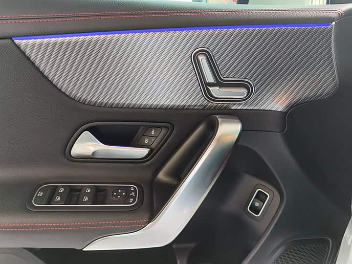 Фото 11 - Mercedes-Benz A-Class