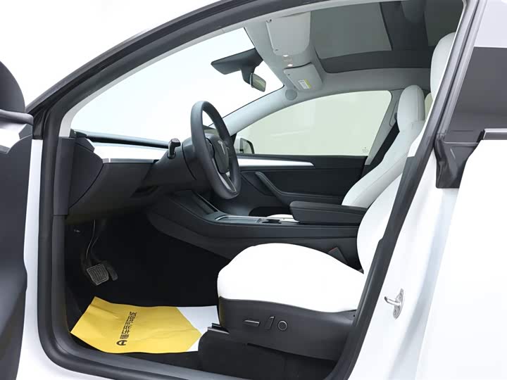 Фото 10 - Tesla Model Y