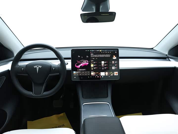 Фото 15 - Tesla Model Y