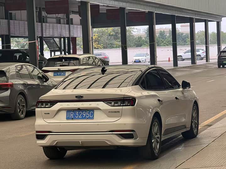 Фото 11 - Ford Mondeo