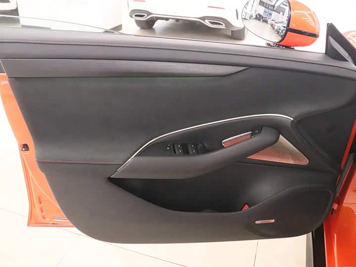 Фото 18 - Xiaomi SU7