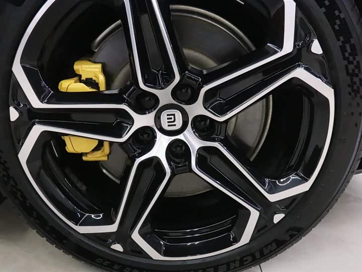 Фото 23 - Xiaomi SU7