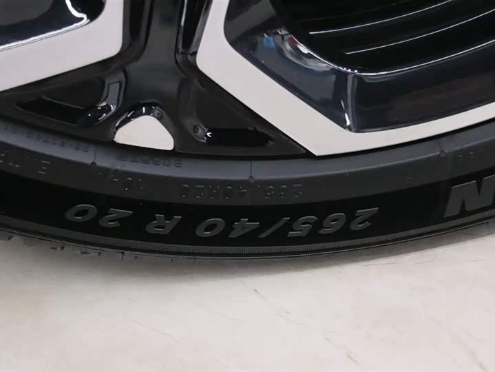 Фото 24 - Xiaomi SU7