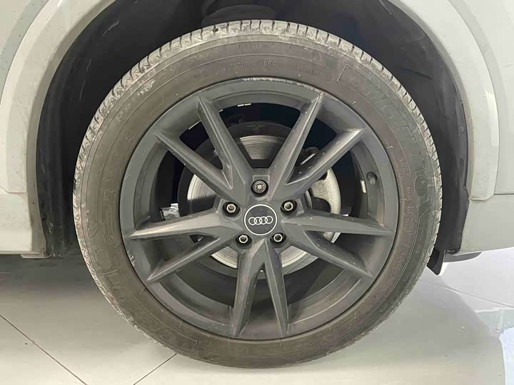 Фото 10 - Audi Q2L