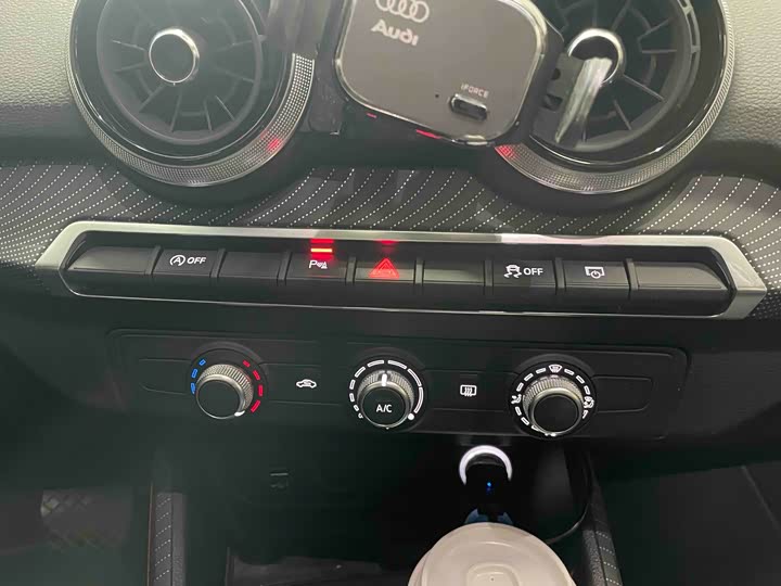 Фото 19 - Audi Q2L