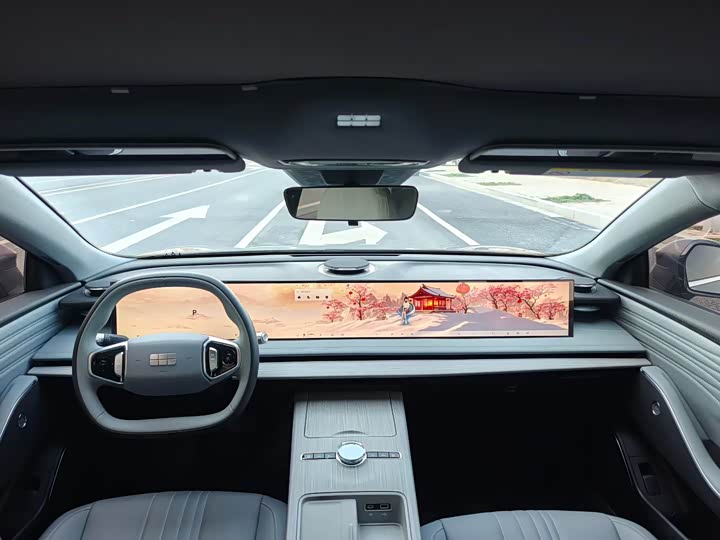 Фото 4 - Geely Galaxy E8