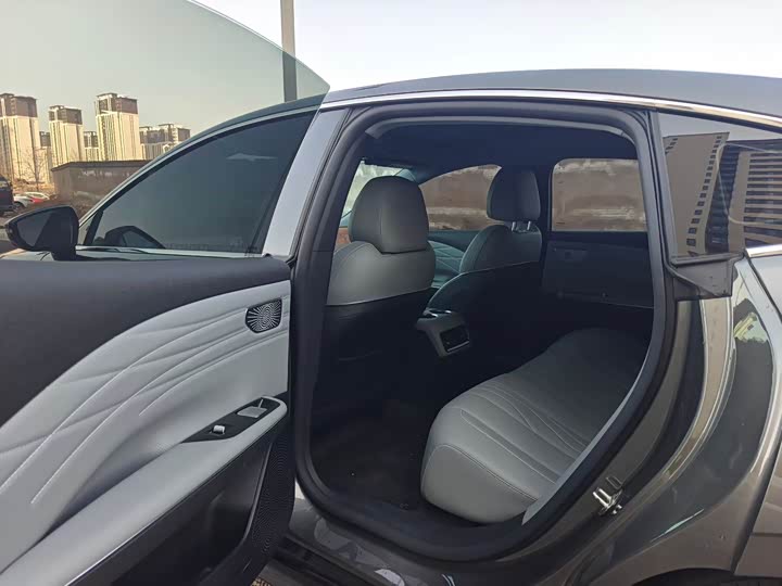 Фото 5 - Geely Galaxy E8