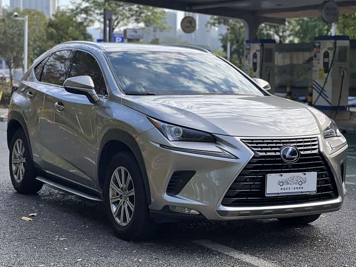 Фото 3 - Lexus NX