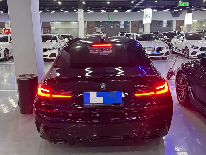 Фото 18 - BMW 3 Series