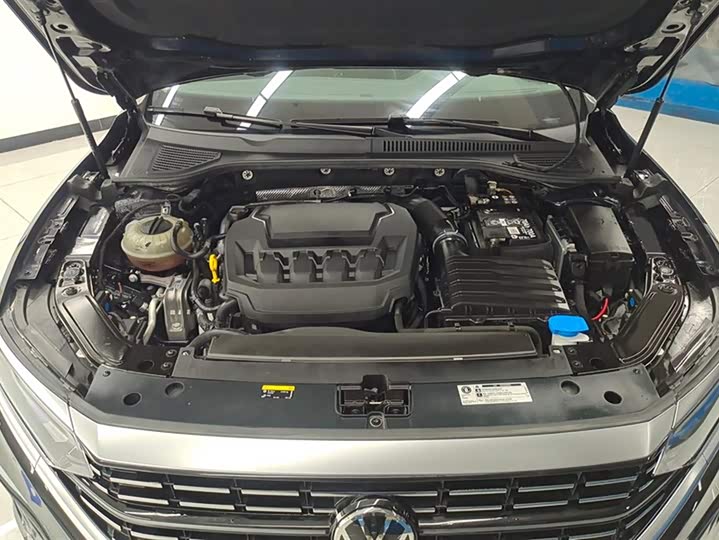 Фото 10 - Volkswagen Passat