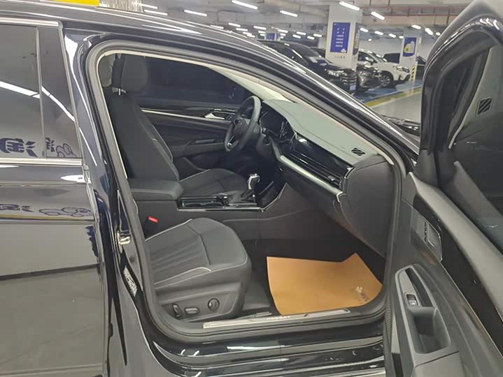 Фото 8 - Volkswagen Passat