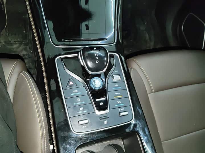 Фото 14 - BYD Song Max Hybrid