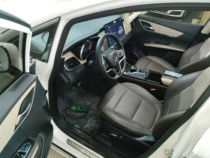 Фото 16 - BYD Song Max Hybrid