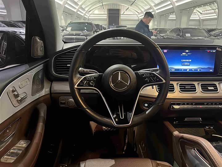 Фото 12 - Mercedes-Benz GLS-Class