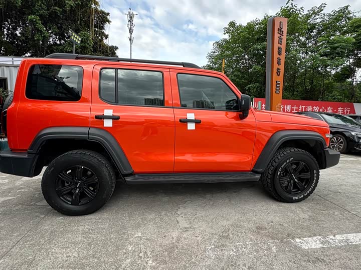 Фото 4 - Tank 300