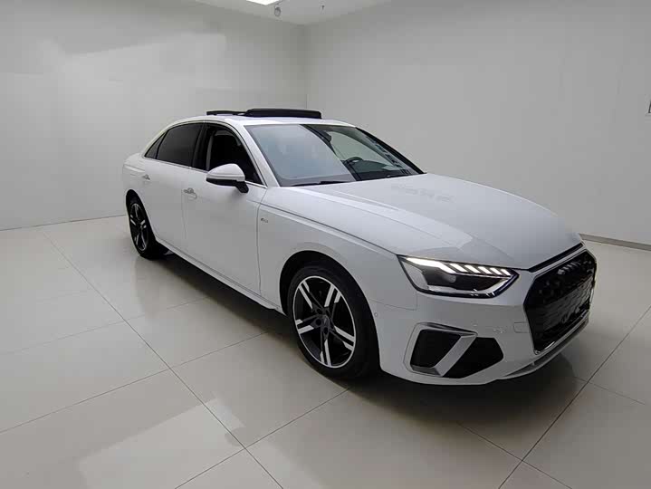 Фото 3 - Audi A4L