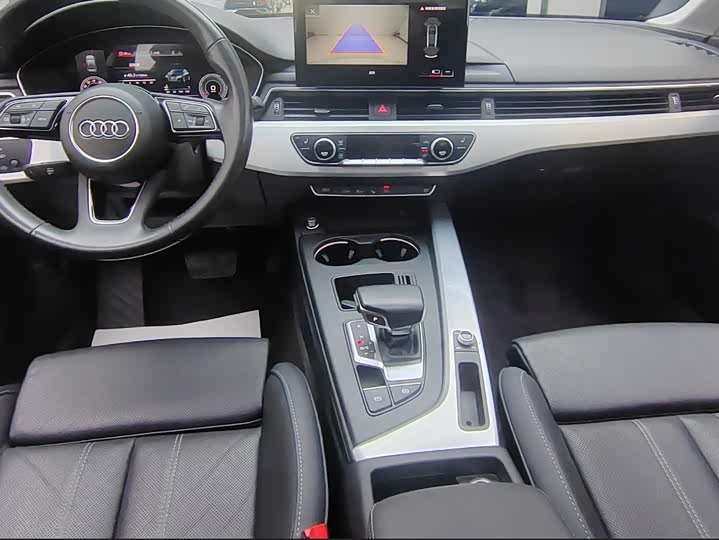 Фото 4 - Audi A4L