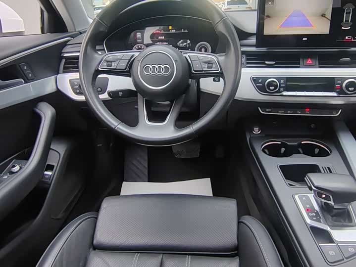 Фото 5 - Audi A4L
