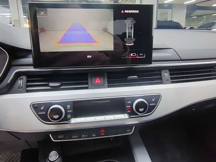 Фото 6 - Audi A4L