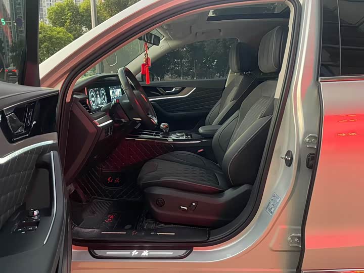 Фото 4 - Hongqi HS5