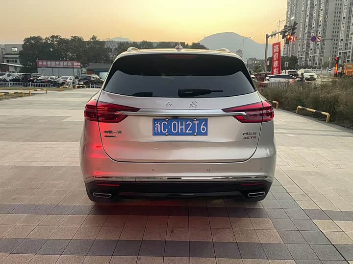 Фото 8 - Hongqi HS5