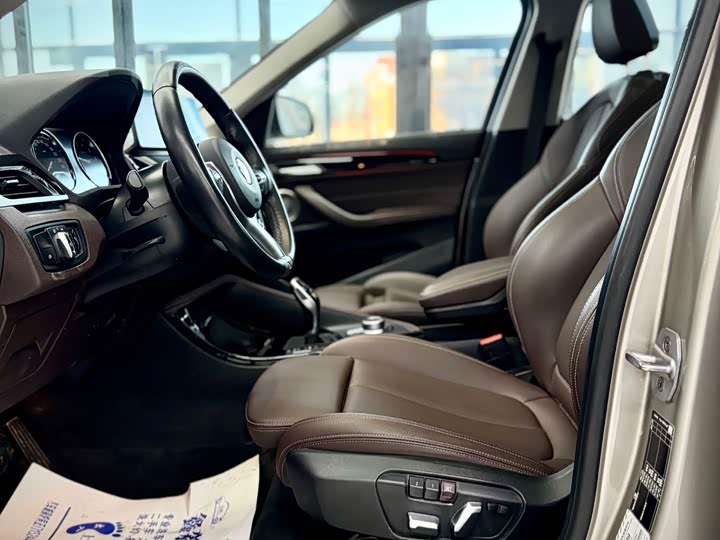 Фото 10 - BMW X1