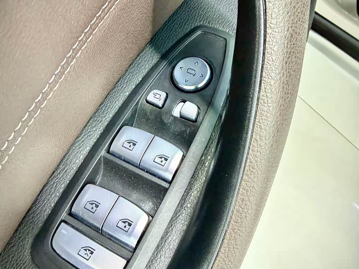 Фото 11 - BMW X1