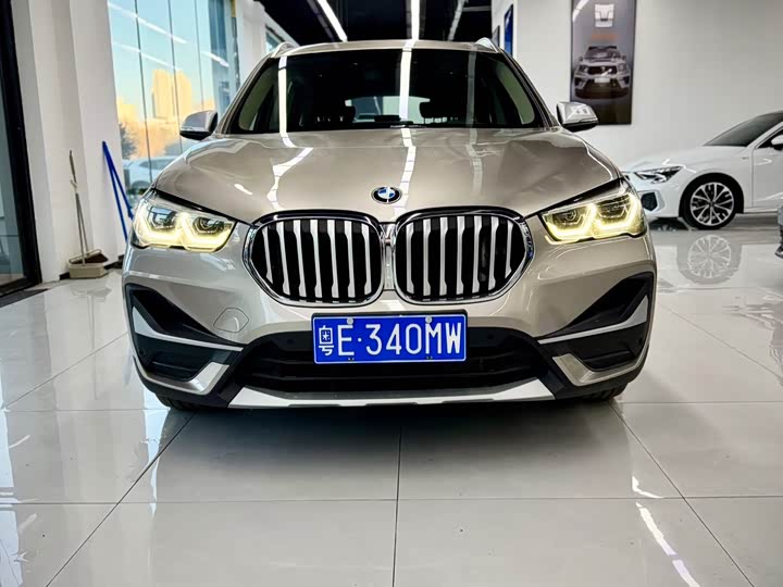 Фото 2 - BMW X1