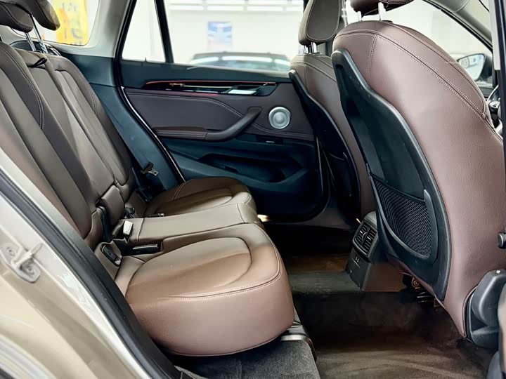 Фото 21 - BMW X1