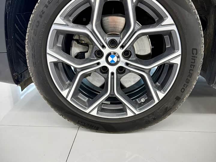 Фото 9 - BMW X1