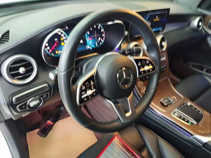 Фото 11 - Mercedes-Benz GLC-Class