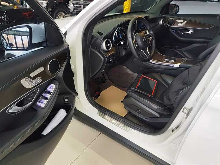 Фото 16 - Mercedes-Benz GLC-Class