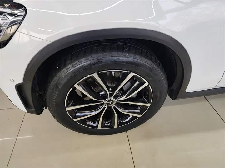 Фото 23 - Mercedes-Benz GLC-Class