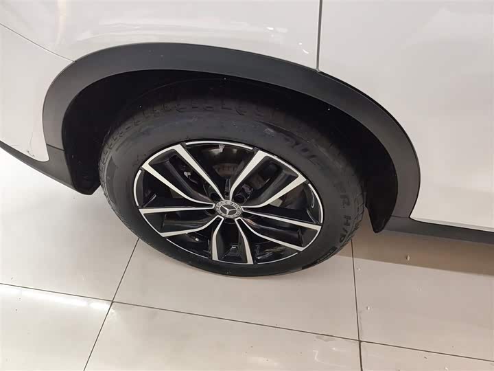 Фото 26 - Mercedes-Benz GLC-Class